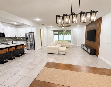 2524 Fontaine Drive - Photo Thumbnail 15