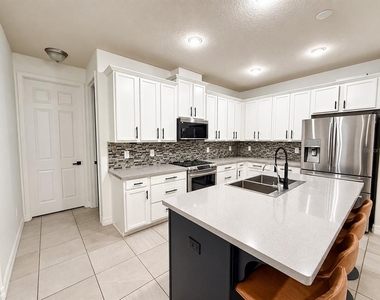 2524 Fontaine Drive - Photo Thumbnail 11