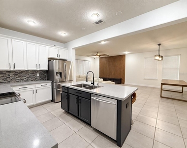 2524 Fontaine Drive - Photo Thumbnail 13