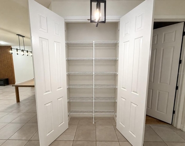 2524 Fontaine Drive - Photo Thumbnail 24
