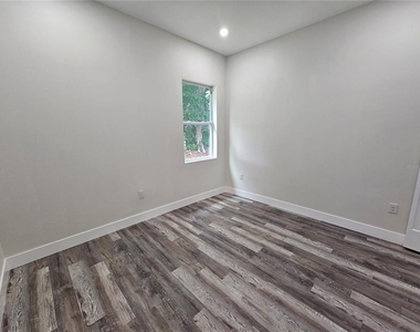 3525 Mcintosh Road - Photo Thumbnail 10