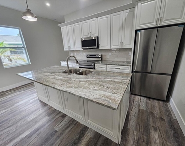 3525 Mcintosh Road - Photo Thumbnail 3