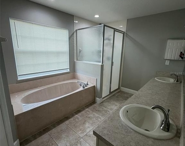 4836 Nw 45th Court - Photo Thumbnail 13