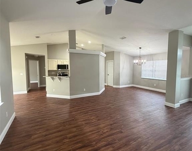 4836 Nw 45th Court - Photo Thumbnail 2