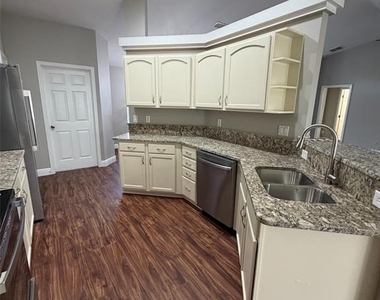 4836 Nw 45th Court - Photo Thumbnail 5