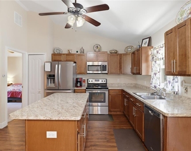 3038 E Rogers Street - Photo Thumbnail 7