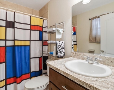 3038 E Rogers Street - Photo Thumbnail 13