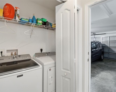 3038 E Rogers Street - Photo Thumbnail 16