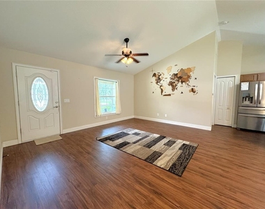3038 E Rogers Street - Photo Thumbnail 2
