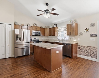 3038 E Rogers Street - Photo Thumbnail 6