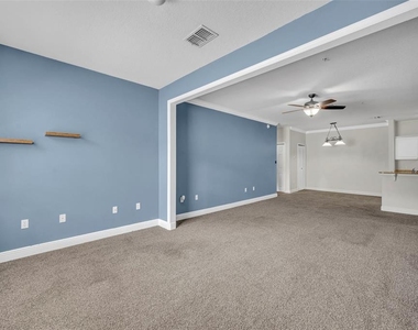 200 Southern Pecan Circle - Photo Thumbnail 15