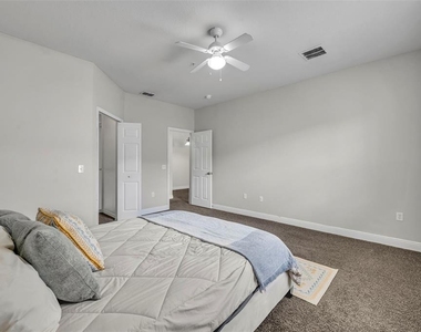 200 Southern Pecan Circle - Photo Thumbnail 29