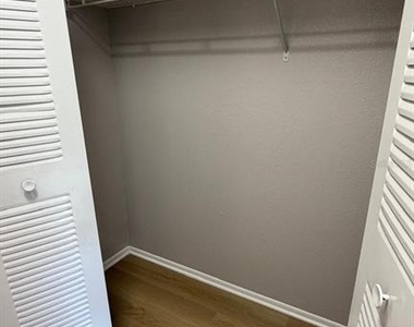 2260 Cascades Boulevard - Photo Thumbnail 16