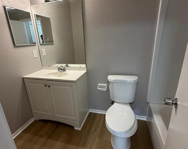 2260 Cascades Boulevard - Photo Thumbnail 14
