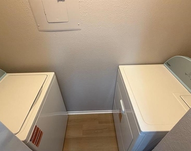 2260 Cascades Boulevard - Photo Thumbnail 17