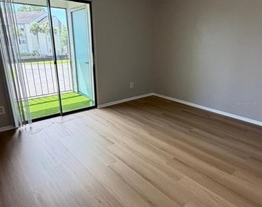 2260 Cascades Boulevard - Photo Thumbnail 8