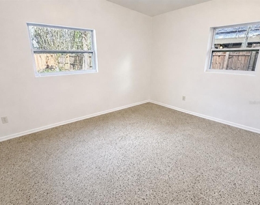 1607 Dauphin Lane - Photo Thumbnail 6