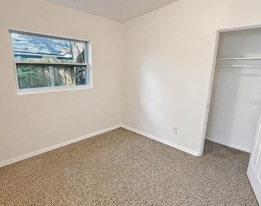 1607 Dauphin Lane - Photo Thumbnail 12