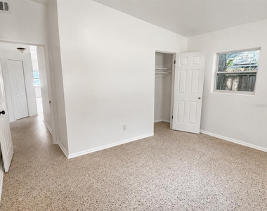 1607 Dauphin Lane - Photo Thumbnail 10