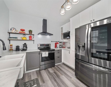 497 Water Street - Photo Thumbnail 8