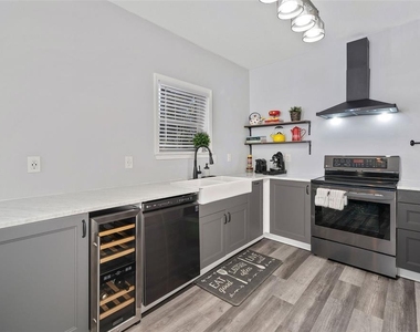497 Water Street - Photo Thumbnail 7