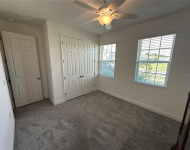 484 Shadow Gorge Way - Photo Thumbnail 17
