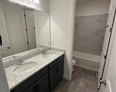 484 Shadow Gorge Way - Photo Thumbnail 18