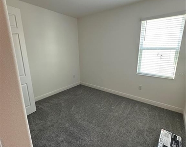 484 Shadow Gorge Way - Photo Thumbnail 14