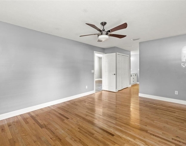 9508 Pine Terrace Court - Photo Thumbnail 19