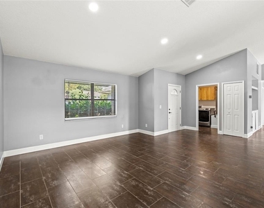 9508 Pine Terrace Court - Photo Thumbnail 12