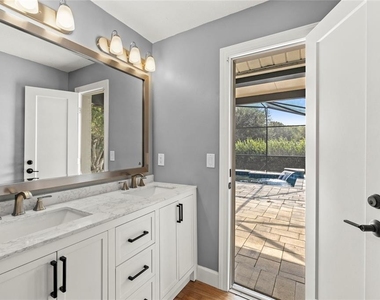 9508 Pine Terrace Court - Photo Thumbnail 17