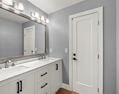 9508 Pine Terrace Court - Photo Thumbnail 22