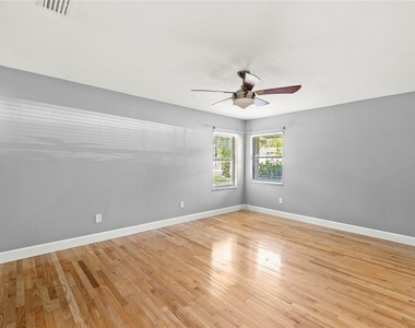9508 Pine Terrace Court - Photo Thumbnail 15