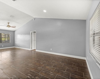 9508 Pine Terrace Court - Photo Thumbnail 11