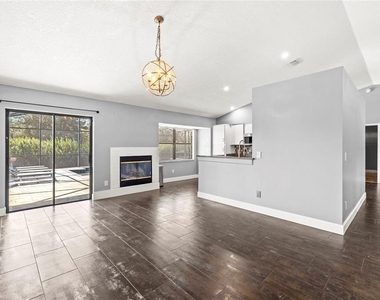 9508 Pine Terrace Court - Photo Thumbnail 6