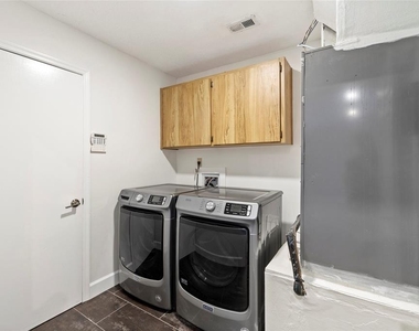 9508 Pine Terrace Court - Photo Thumbnail 28
