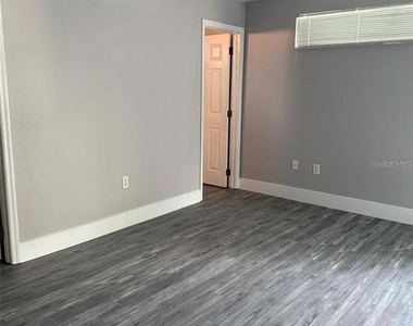 3059 Barbados Lane - Photo Thumbnail 4