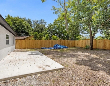 812 W Miller Street - Photo Thumbnail 25