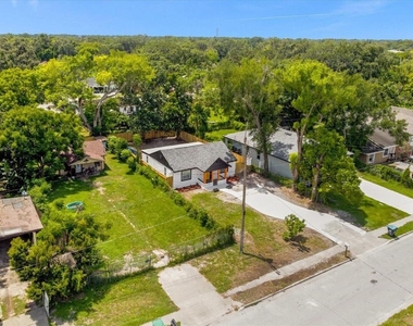 812 W Miller Street - Photo Thumbnail 4