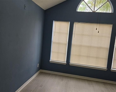 1055 S Hiawassee Road - Photo Thumbnail 3