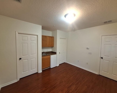 1350 Chatfield Place - Photo Thumbnail 11