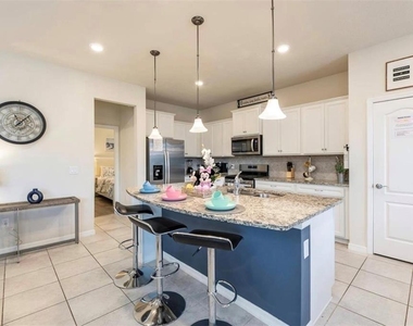 5533 Misty Oak Circle - Photo Thumbnail 7