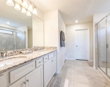 5533 Misty Oak Circle - Photo Thumbnail 13
