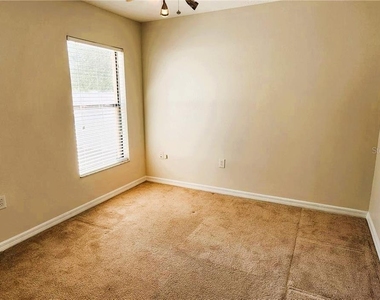 1134 Ivey Lake Drive - Photo Thumbnail 5