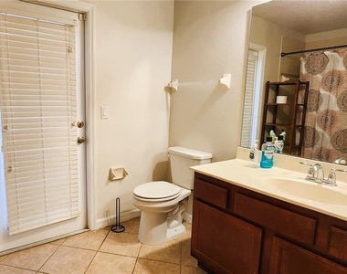 1134 Ivey Lake Drive - Photo Thumbnail 7