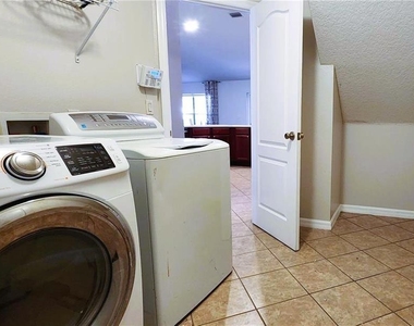 1134 Ivey Lake Drive - Photo Thumbnail 8