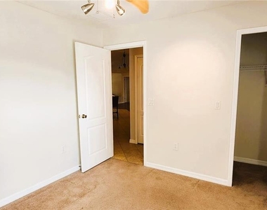 1134 Ivey Lake Drive - Photo Thumbnail 4