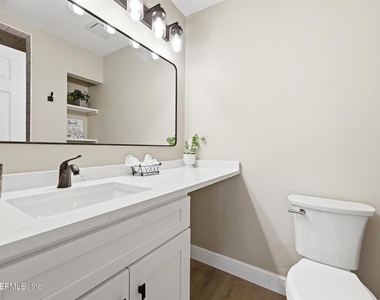 3801 Crown Point Road - Photo Thumbnail 22