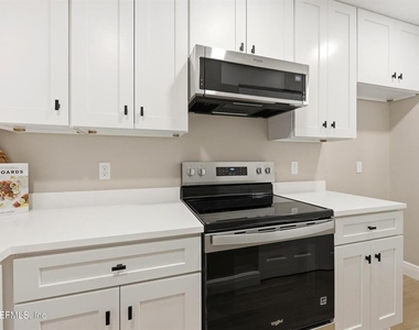 3801 Crown Point Road - Photo Thumbnail 13