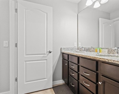 4579 Terrasonesta Drive - Photo Thumbnail 21